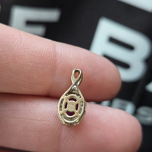 10k ruby and diamond pendent - Picture 2 of 7